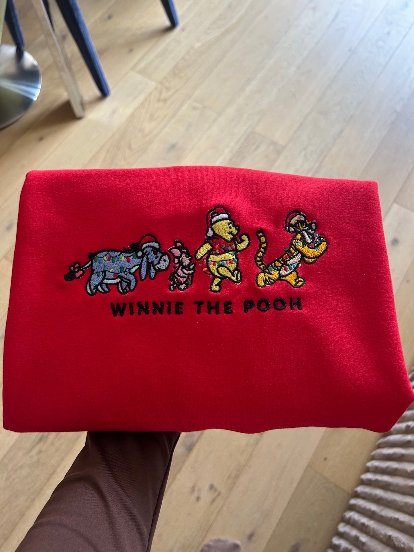 Sweat-shirt molletonné oversize – Winnie l’Ourson et ses Copains (Version Noël)