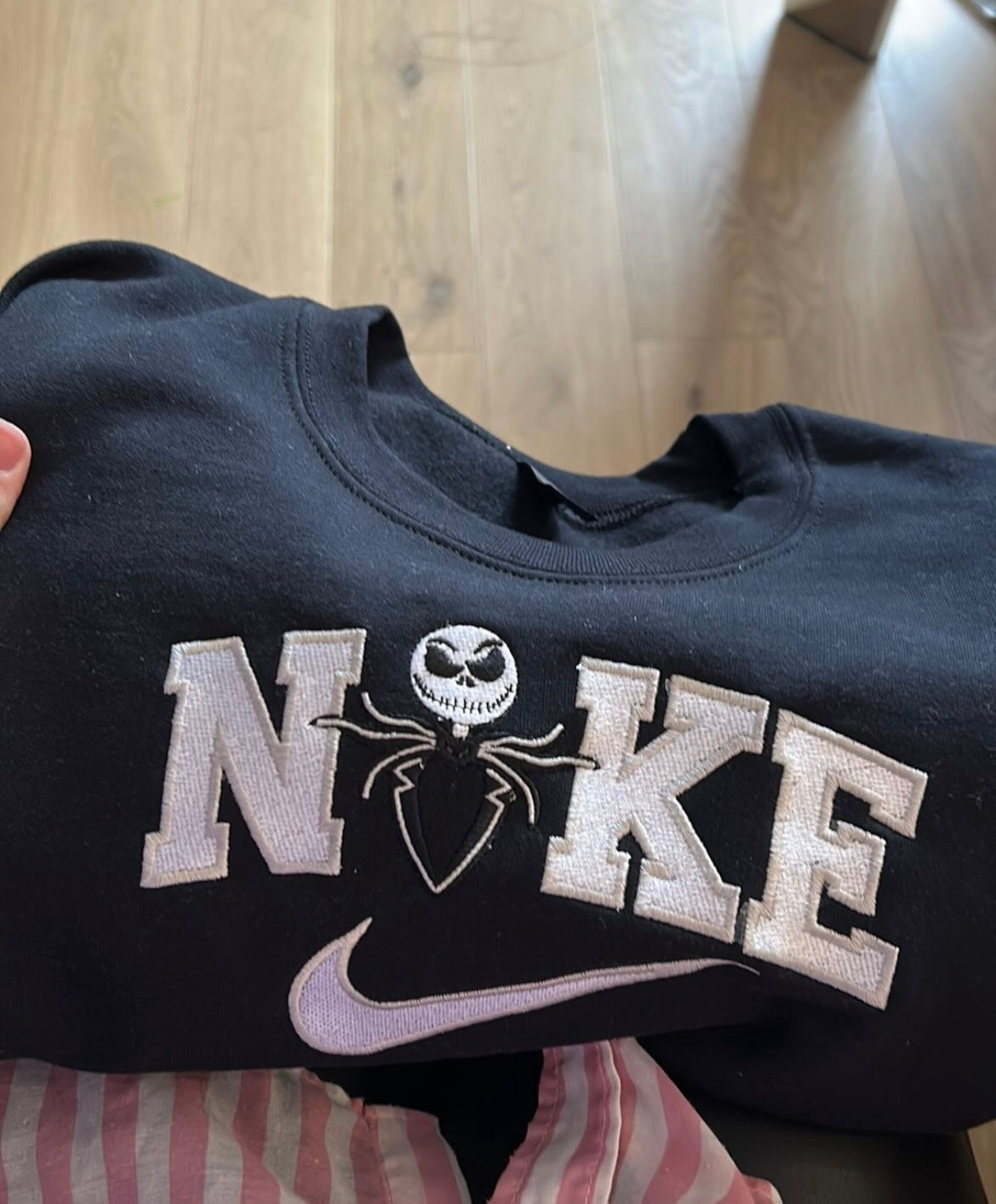 Sweat-shirt brodés – Édition “L’Étrange Noël de Mr Jack”