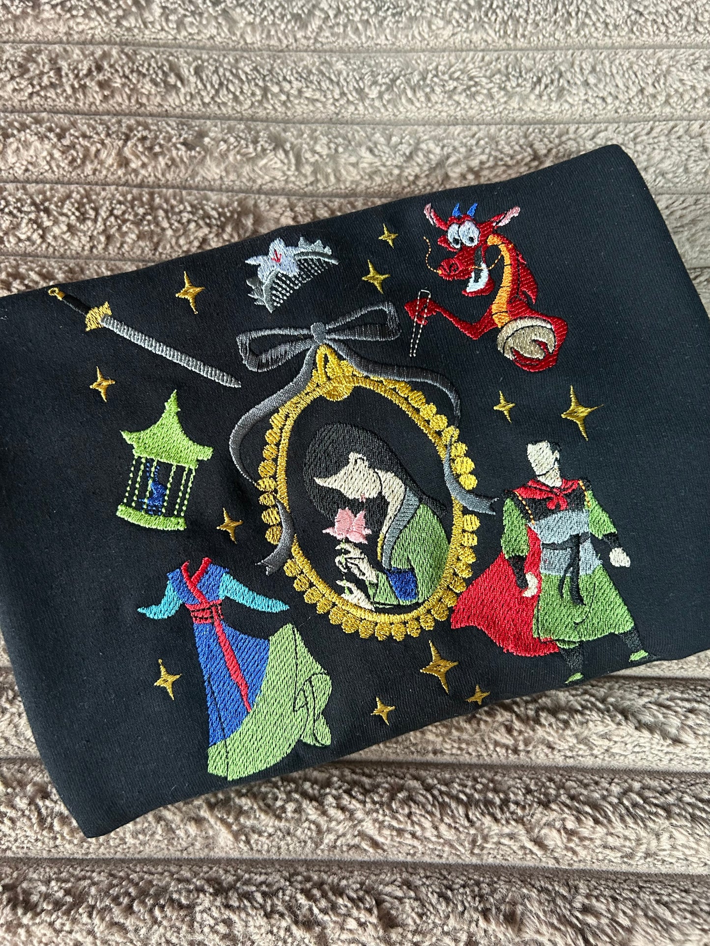 Sweat-shirt oversize et molletonné - univers Mulan