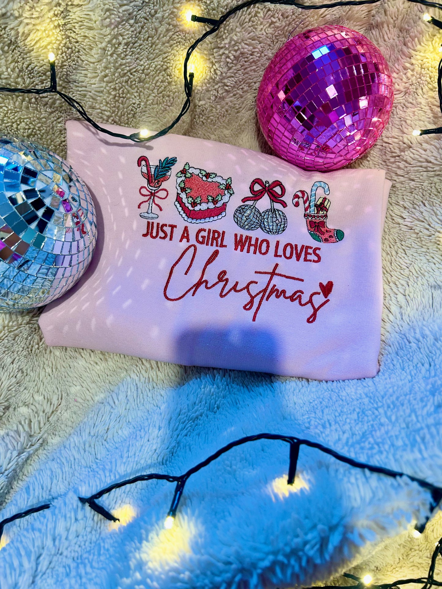 Sweat-shirt molletonné oversize – Just a Girl Who Loves Christmas (Broderie Girly)