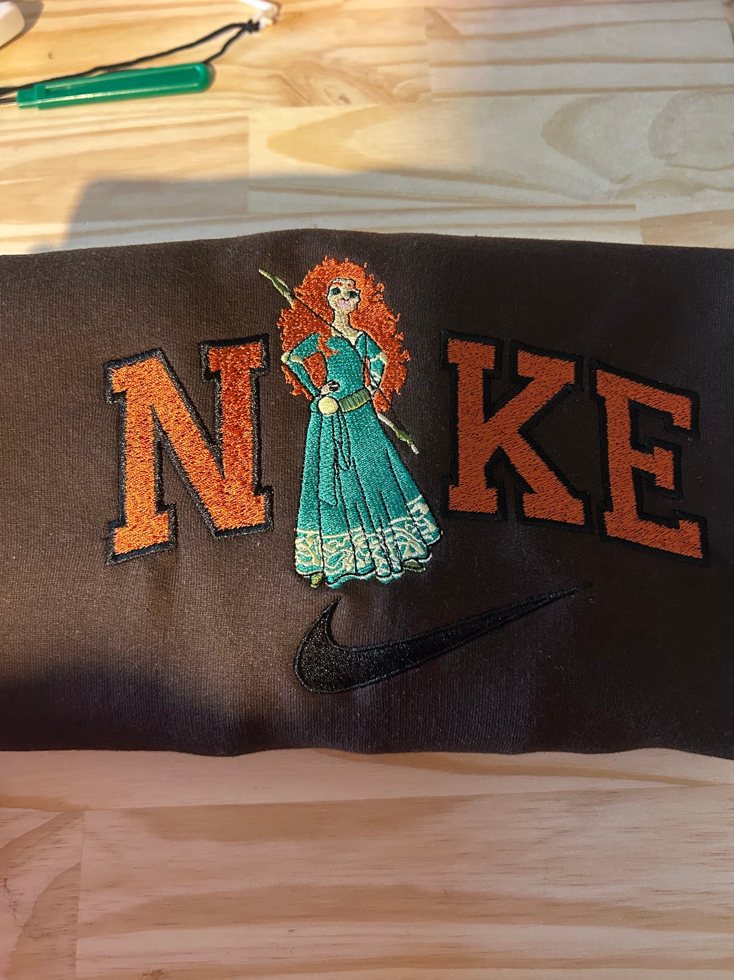 Sweat-shirt molletonné oversize unisexe – n*ke Rebelle (Mérida)