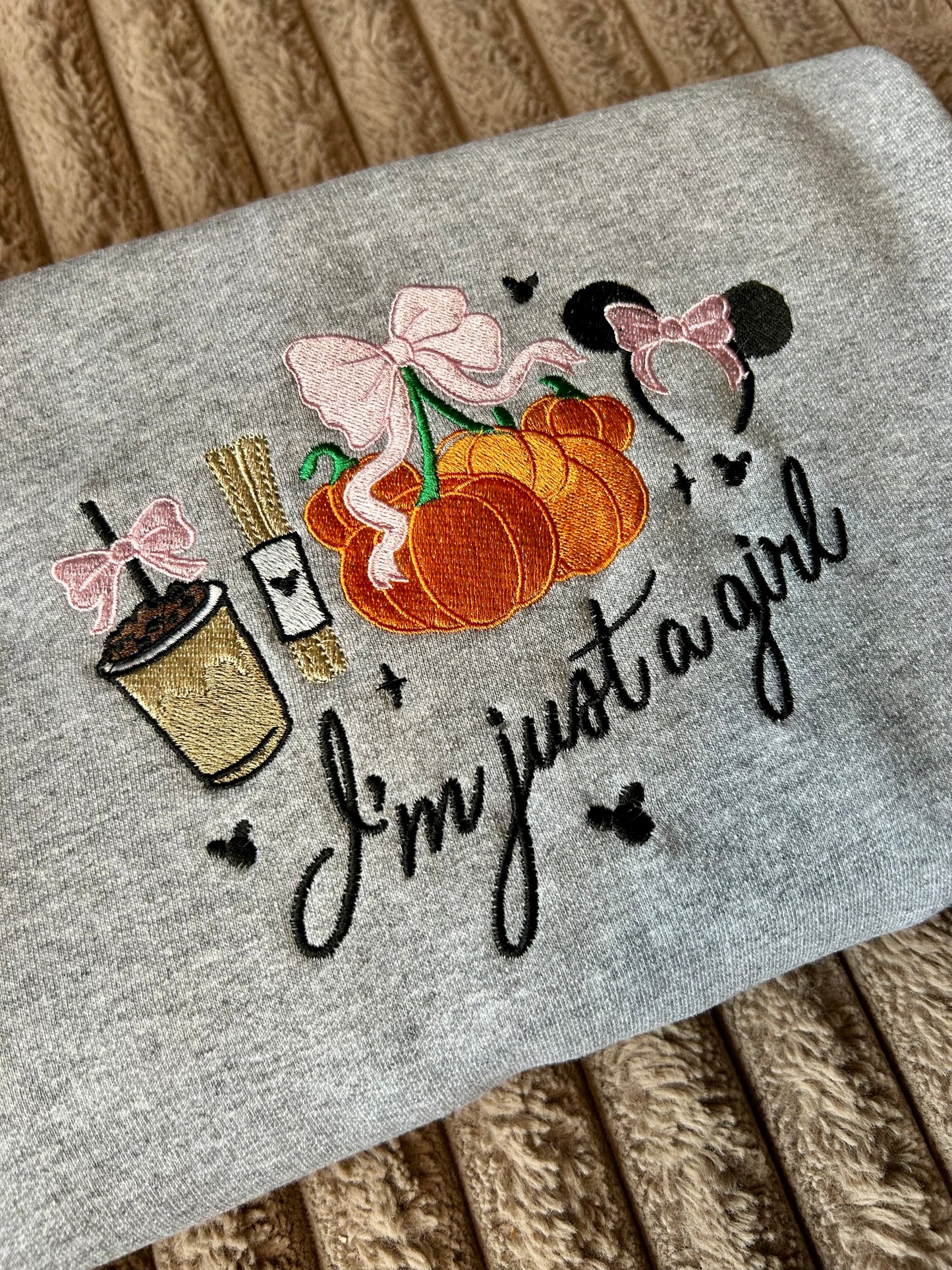 Sweat-shirt molletonné oversize – I’m Just a Girl (Disney Halloween)