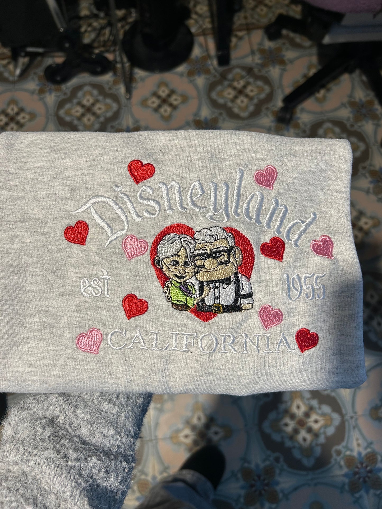 Sweat-shirt molletonné oversize unisexe – Carl & Ellie (Là-Haut) avec Cœurs