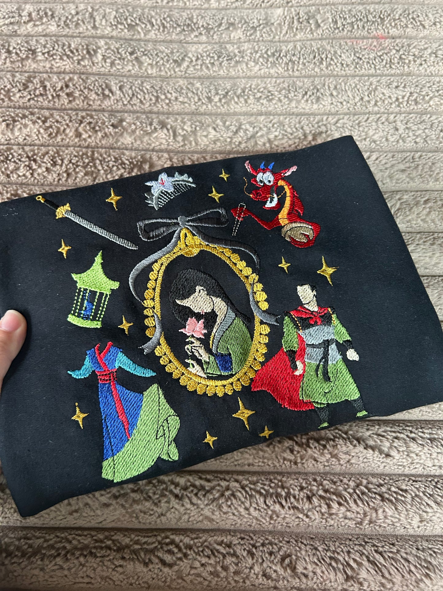 Sweat-shirt oversize et molletonné - univers Mulan