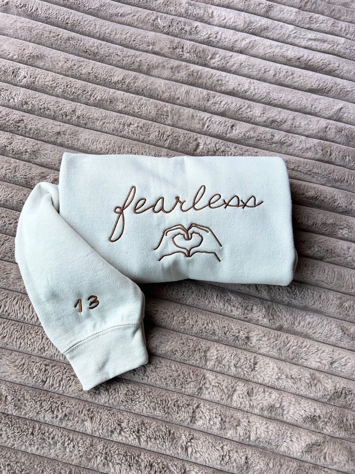 Sweat-shirt brodés fearless / Taylor Swift