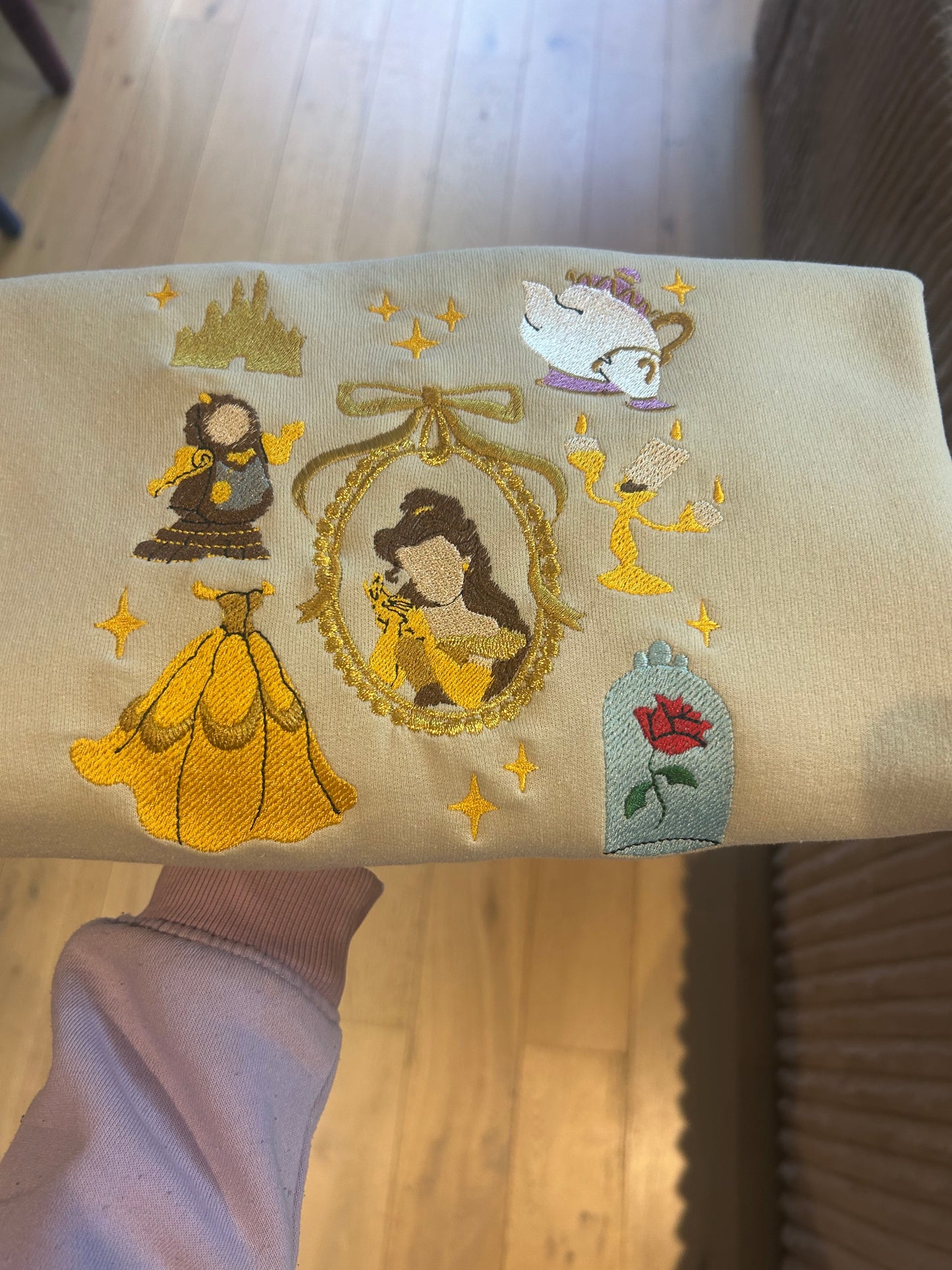 Sweat-shirt molletonné et oversize - univers la belle et la bête