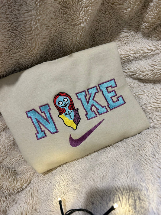 Sweat-shirt brodé N*ke – Sally • L’Étrange Noël de Monsieur Jack