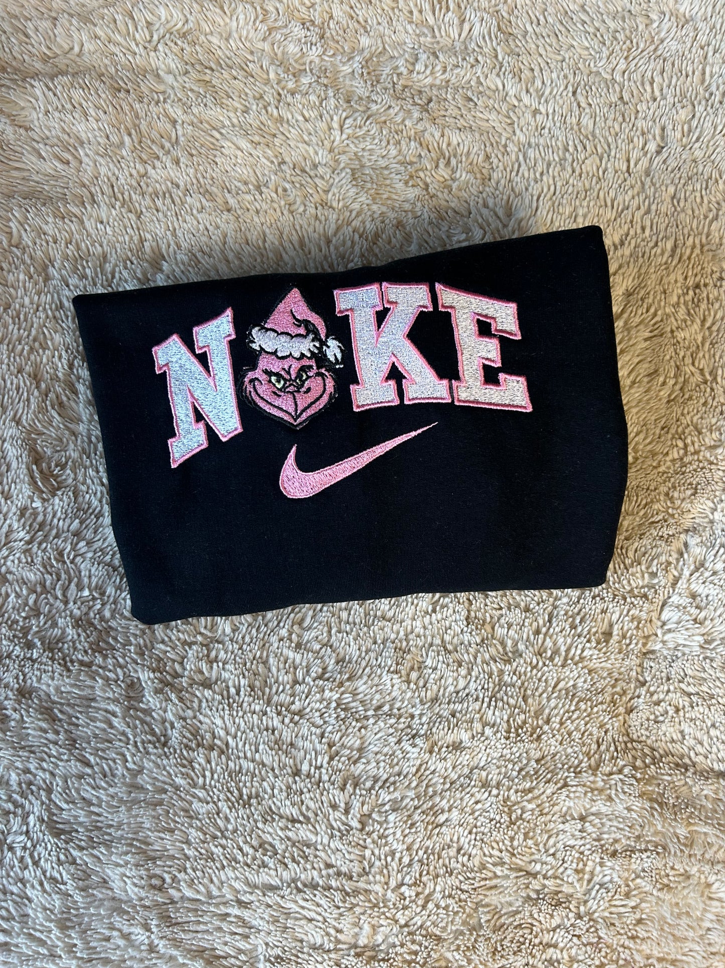 Sweat-shirt Oversize Molletonné • Broderie N*ke & Grinch de Noël