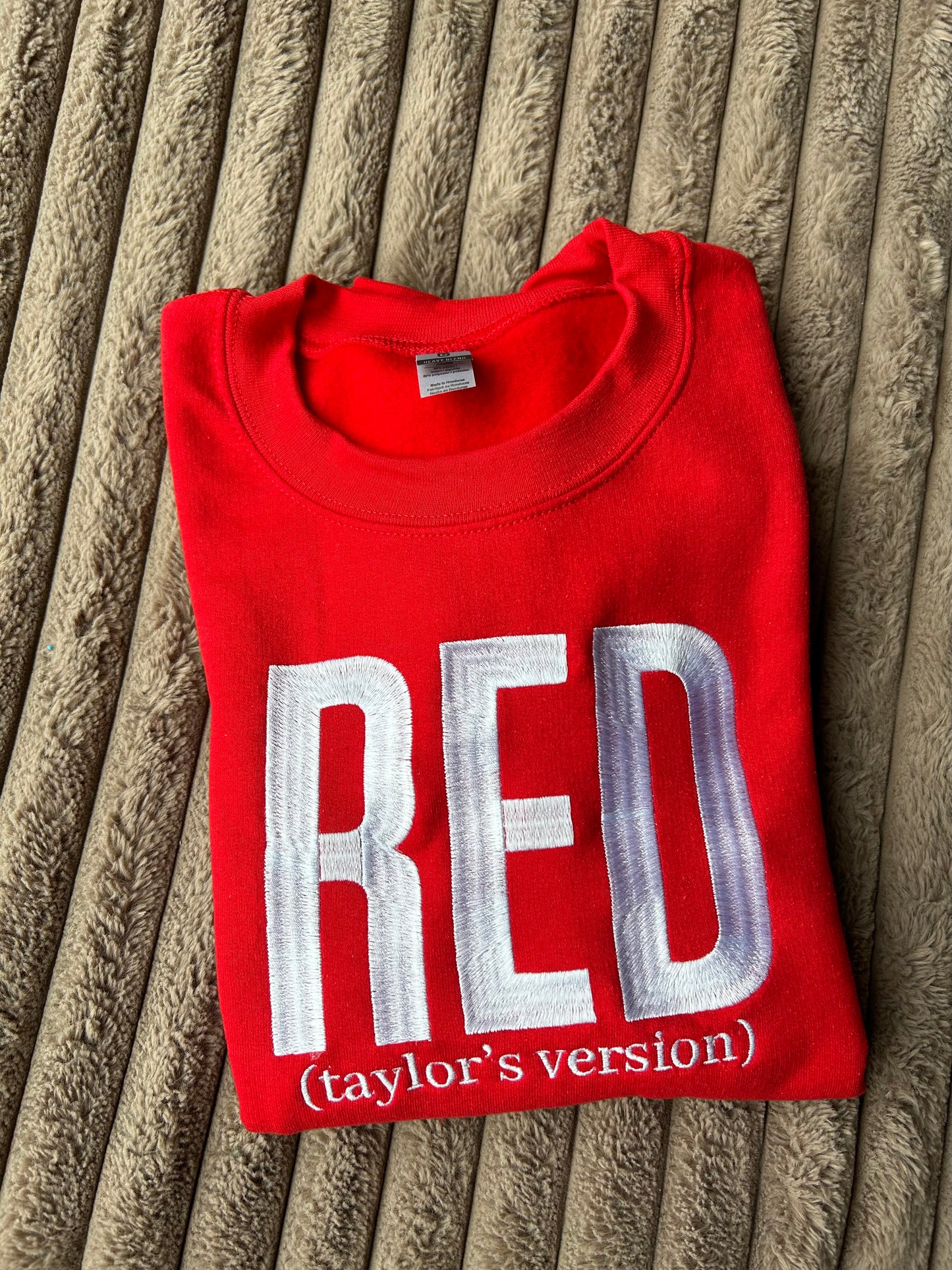 Sweat-shirt brodés RED / Taylor Swift