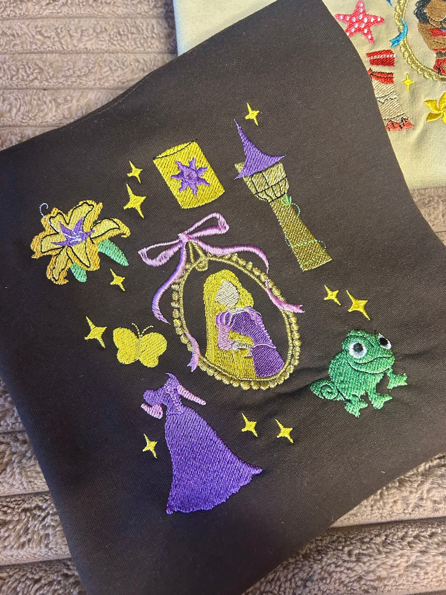 Sweat-shirt molletonné et oversize - univers raiponce