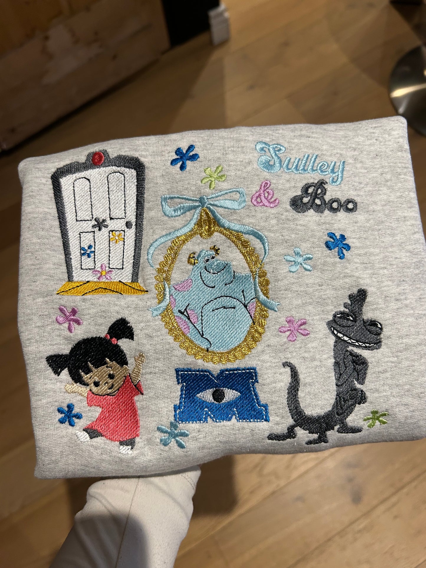 Sweat-shirt molletonné oversize – Sully & Boo (Univers Monstre & Compagnie)