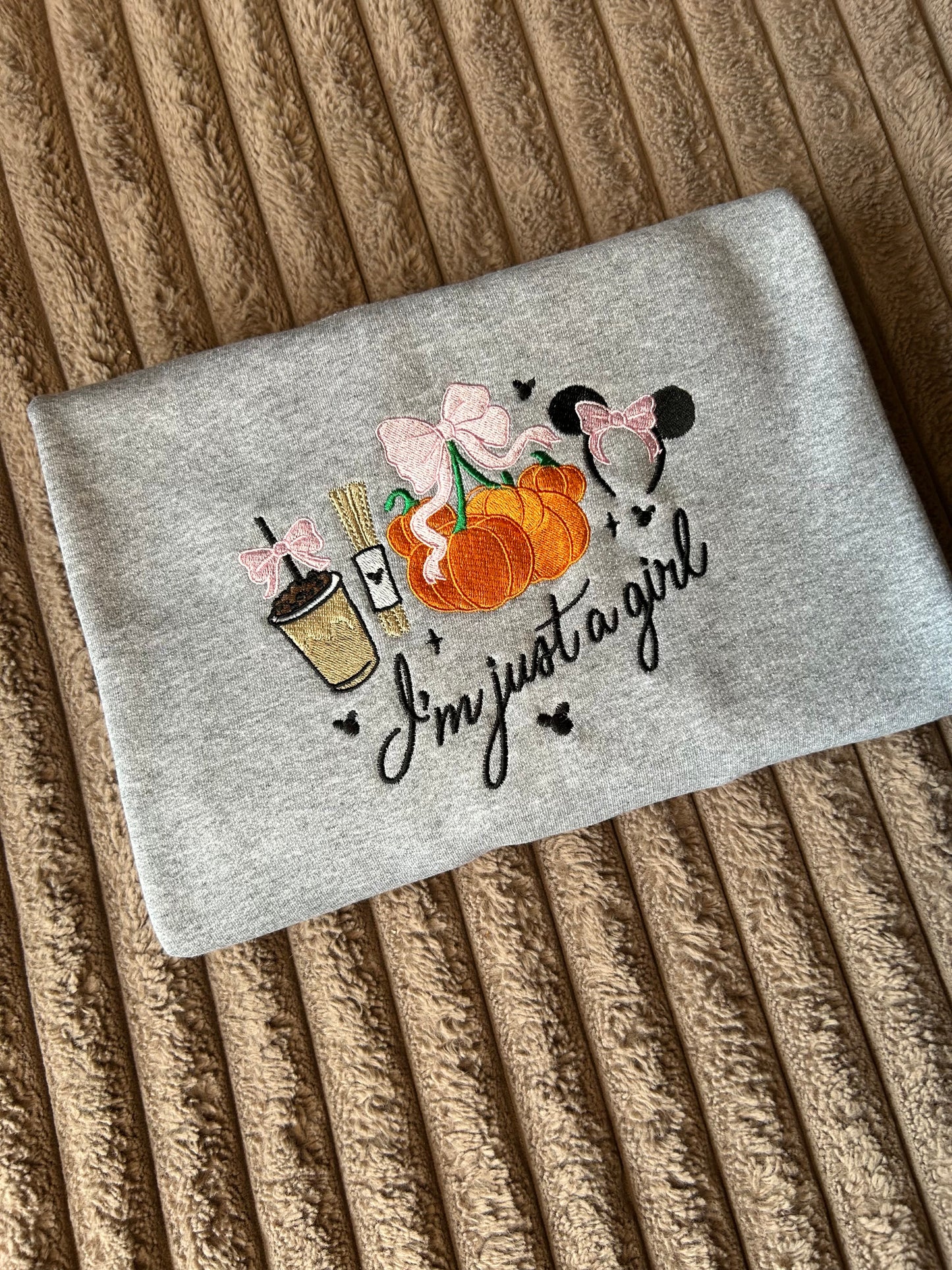 Sweat-shirt molletonné oversize – I’m Just a Girl (Disney Halloween)